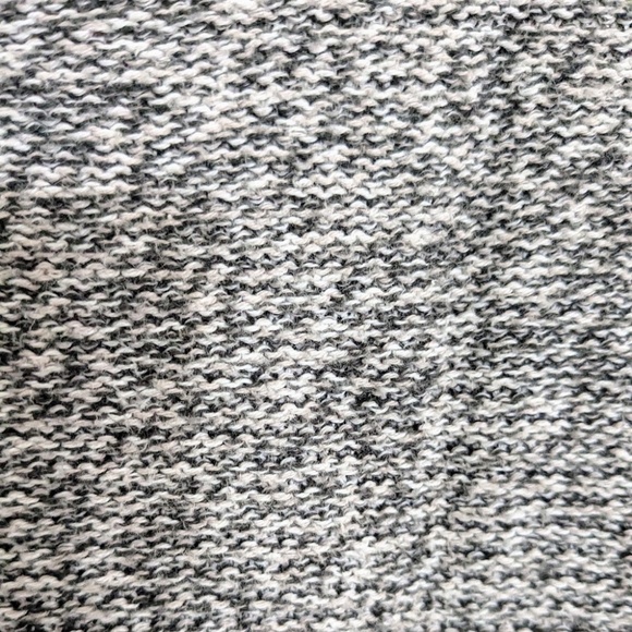 Old Navy Knit Sweater - Picture 4 of 4
